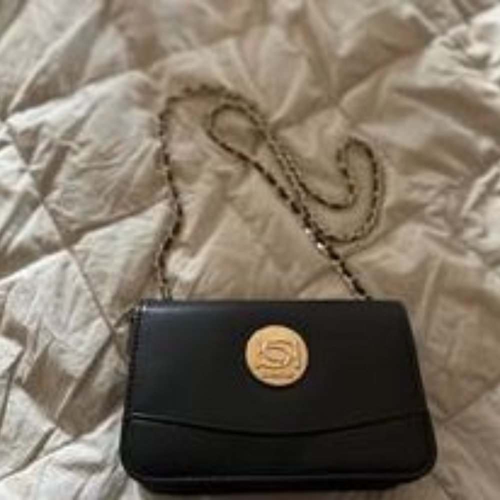 Small vinyl purse